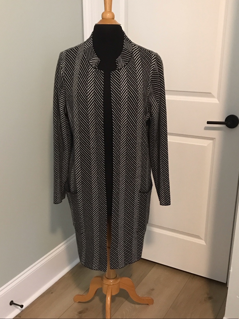 Tahari Black and White Chevron Long Open-Front Coat